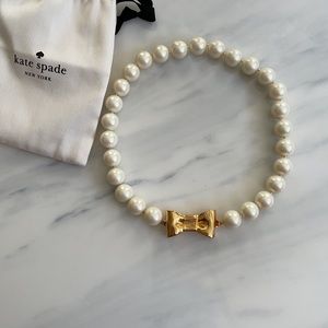 Kate Spade All Wrapped Up In Pearls Gold Bow Clasp Necklace